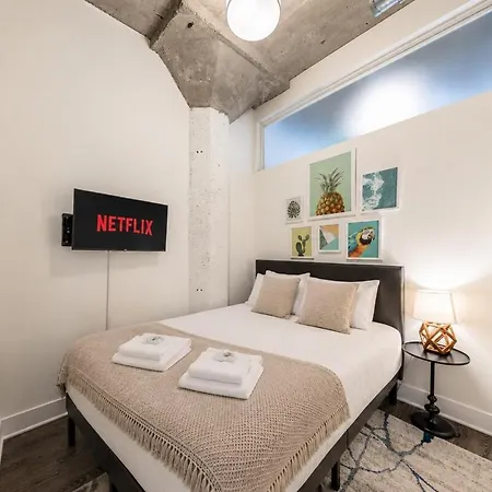 Group-friendly 2br With Optional Parking And Gym Access Near Mccormick Place And Soldier Field Apartment