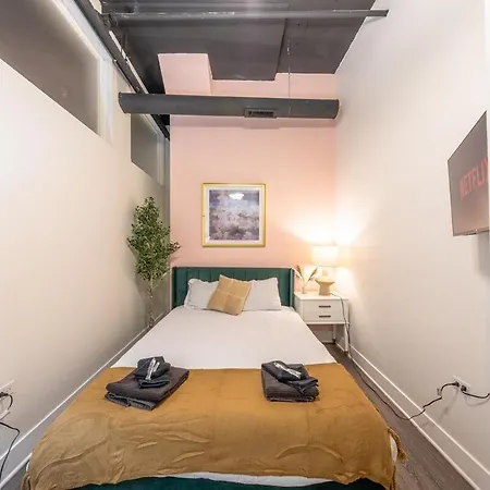 Apartment Modern 3br In South Loop With Optional Parking And Gym Access Near Mccormick Place, Chinatown And Soldier Field *
