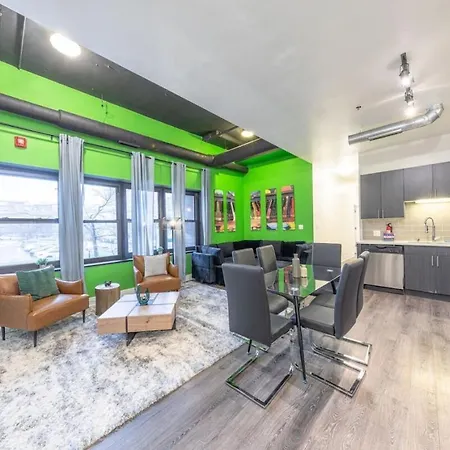 Apartment Modern 3br In South Loop With Optional Parking And Gym Access Near Mccormick Place, Chinatown And Soldier Field Chicago