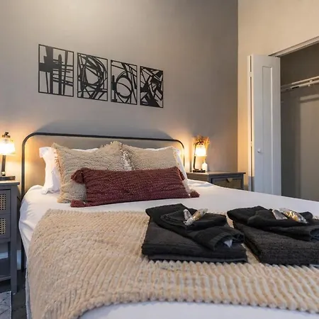 Modern 3br In South Loop With Optional Parking And Gym Access Near Mccormick Place, Chinatown And Soldier Field