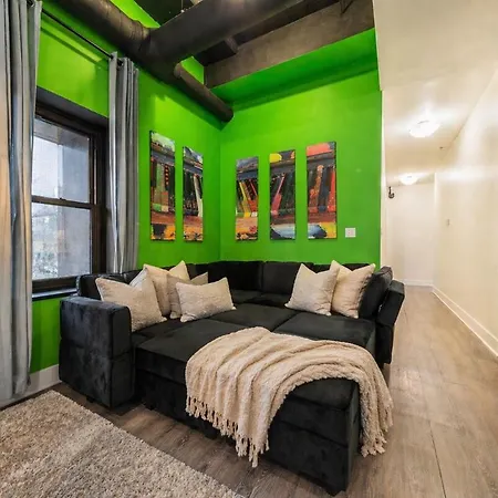 Modern 3br In South Loop With Optional Parking And Gym Access Near Mccormick Place, Chinatown And Soldier Field Apartment Chicago
