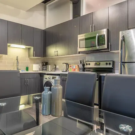 Modern 3br In South Loop With Optional Parking And Gym Access Near Mccormick Place, Chinatown And Soldier Field Apartment