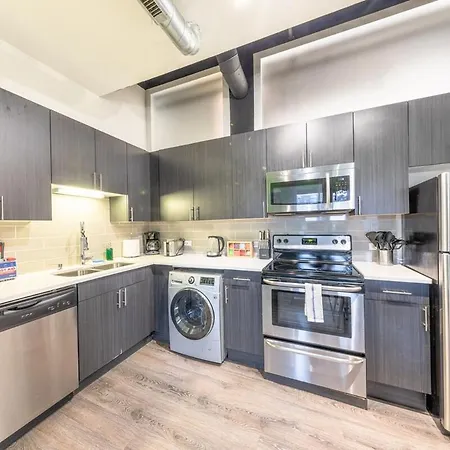 Modern 3br In South Loop With Optional Parking And Gym Access Near Mccormick Place, Chinatown And Soldier Field Apartment Chicago