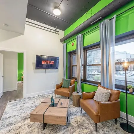 Apartment Modern 3br In South Loop With Optional Parking And Gym Access Near Mccormick Place, Chinatown And Soldier Field Chicago