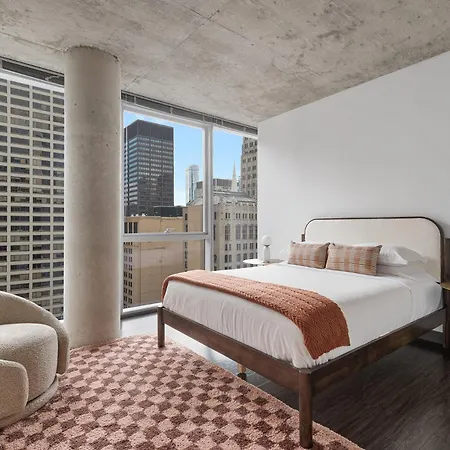 Linea Luxury Living With Indoor Pool And Rooftop Views In The Loop