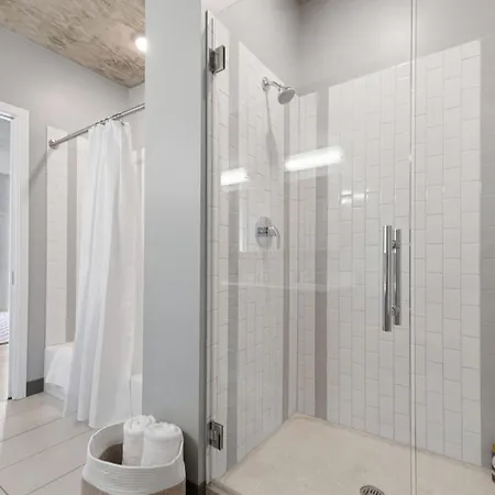 Linea Luxury Living With Indoor Pool And Rooftop Views In The Loop *