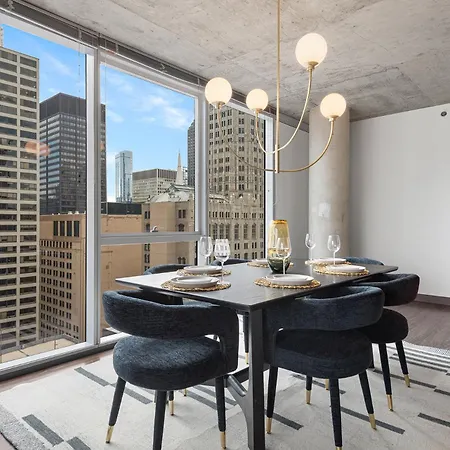 Linea Luxury Living With Indoor Pool And Rooftop Views In The Loop Apartment Chicago