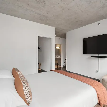 Linea Luxury Living With Indoor Pool And Rooftop Views In The Loop
