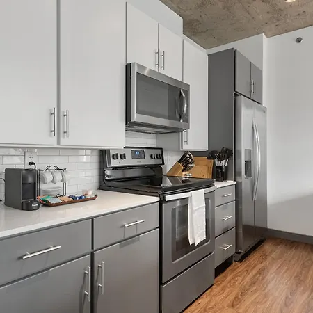 Apartment Linea Luxury Living With Indoor Pool And Rooftop Views In The Loop Chicago