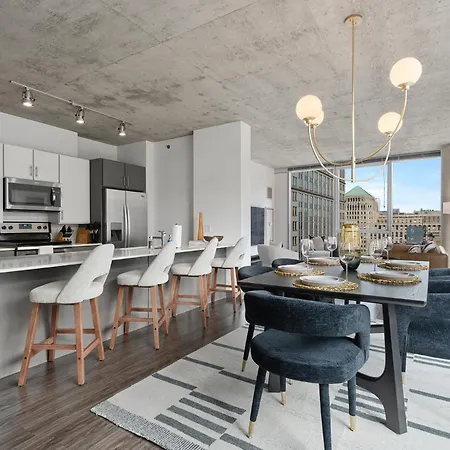 Linea Luxury Living With Indoor Pool And Rooftop Views In The Loop * Chicago