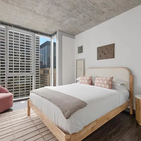 Linea Luxury Living With Indoor Pool And Rooftop Views In The Loop Apartment *