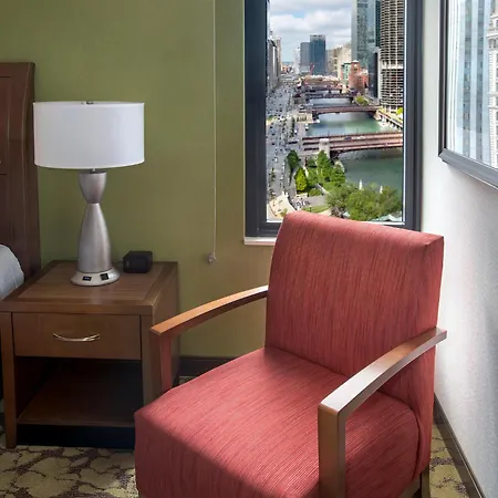 Hilton Garden Downtown Riverwalk Chicago