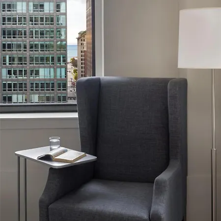 Hyatt Centric The Loop 4*