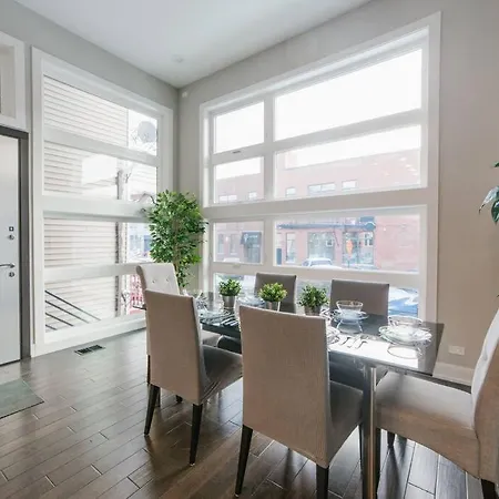 Magnificent New W/8 Beds & Free Parking * Chicago
