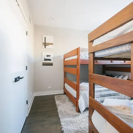 Holiday home Magnificent New W/8 Beds & Free Parking *