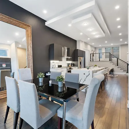 Holiday home Magnificent New W/8 Beds & Free Parking Chicago