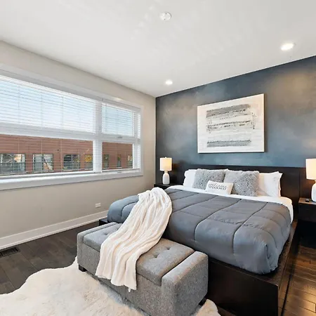 Magnificent New W/8 Beds & Free Parking