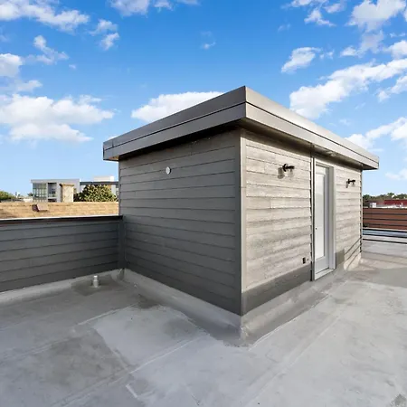 Magnificent New W/8 Beds & Free Parking Holiday home