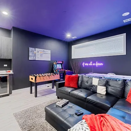 Magnificent New W/8 Beds & Free Parking Holiday home