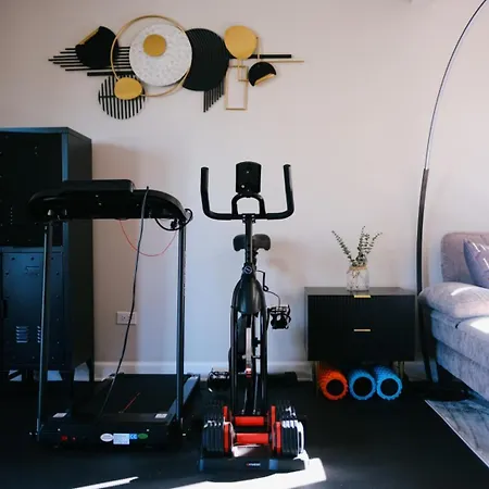 3br Modern • Gym • Workspace • Quiet Location *