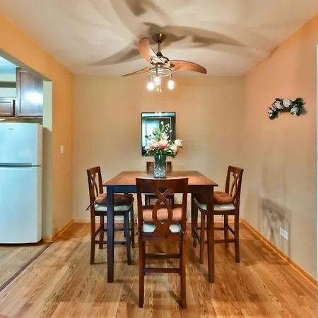 Apartment Mins From O'hare • Safe Location • Private Parking