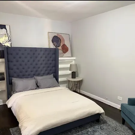 2 Bedroom Near U Campus & The Lakefront! *