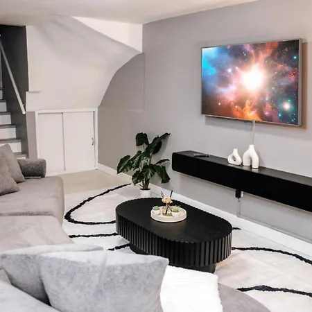Apartment 2br Traveler's Favorite • Modern And Clean *