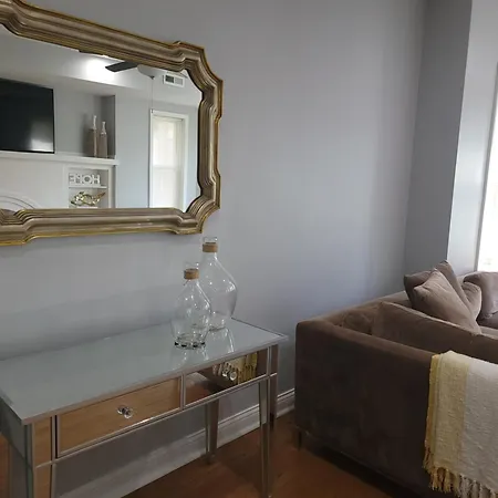 Beautiful Big 3 Bedroom Quiet Near Downtown Apartment Chicago