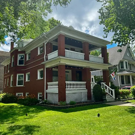 Elegant And Chic 2bed 2bath Steps From The Lake! * Chicago