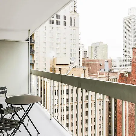 Blueground Gold Coast Rooftop Gym Nr Hancock Chi-1128 Apartment