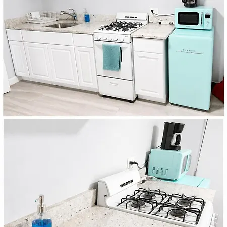 Cozy Logan Square Easy Access Apartment *