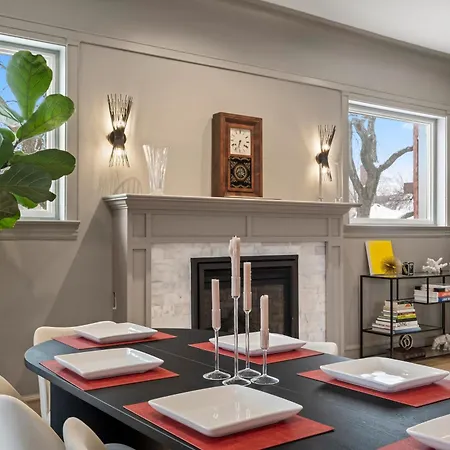 Apartment Elegant And Chic 2bed 2bath Steps From The Lake! Chicago