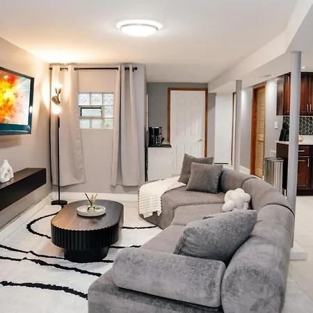 Apartment 2br Traveler's Favorite • Modern And Clean Chicago