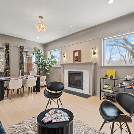 Elegant And Chic 2bed 2bath Steps From The Lake! Apartment Chicago