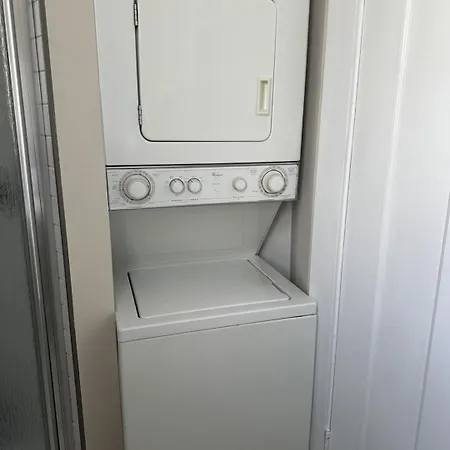 Private Workspace • Sleeps4 • Modern Stylish Apartment Chicago