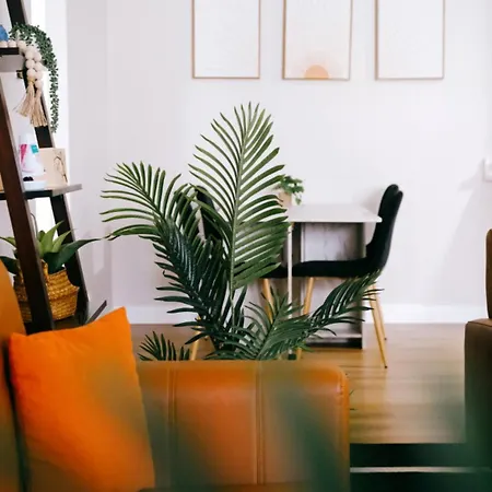 Apartment Modern • Safe Near O'hare *