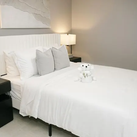 2br Traveler's Favorite • Modern And Clean Chicago