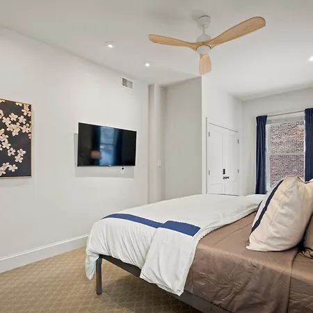 Apartment Elegant And Chic 2bed 2bath Steps From The Lake!