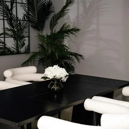 2br Traveler's Favorite • Modern And Clean * Chicago