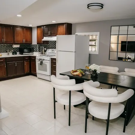 2br Traveler's Favorite • Modern And Clean Apartment Chicago