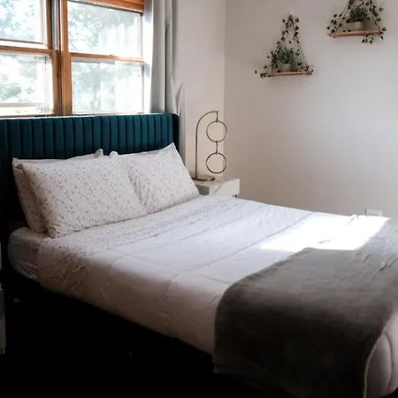 Apartment 3br Modern • Gym • Workspace • Quiet Location