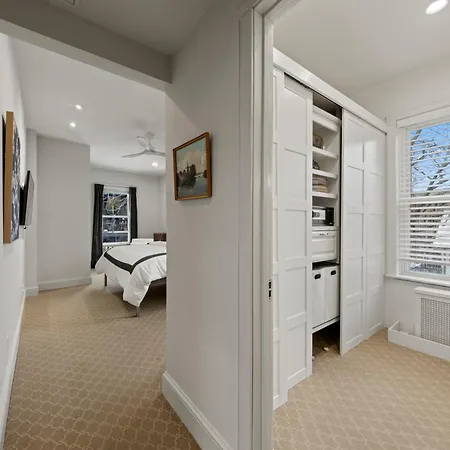 Elegant And Chic 2bed 2bath Steps From The Lake! Apartment Chicago