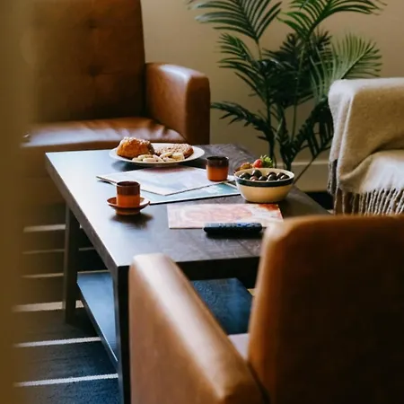 Apartment Modern • Safe Near O'hare