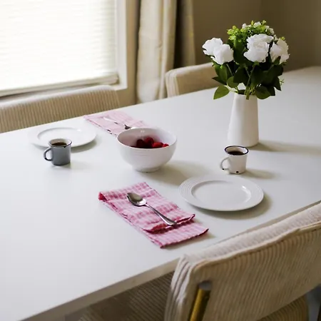 Sleeps 4 • New Modern 1br • Private Workspace Apartment *