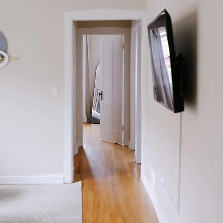 2br Fitness Pad • Private Gym • Sleeps 7 Apartment
