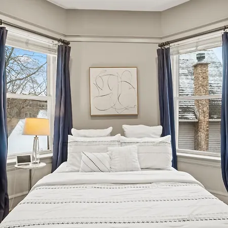 Apartment Elegant And Chic 2bed 2bath Steps From The Lake! *