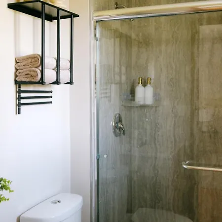New Modern 3br • Gym • Workspace • Quiet Location Apartment *