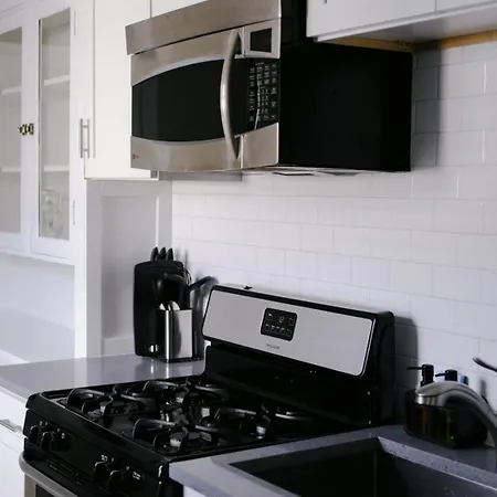 Sleeps 7 • Huge Projector • Designated Workspace