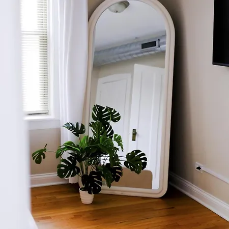 Apartment Sleeps 4 • New Modern 1br • Private Workspace *