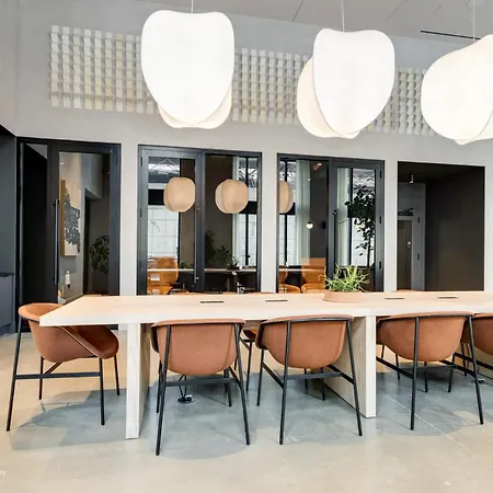 South Loop Rooftop With In & Out Parking 1 *